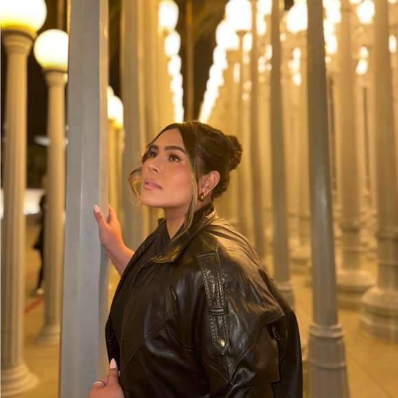 Meet your Posher, Elle - Picture 5 of 8